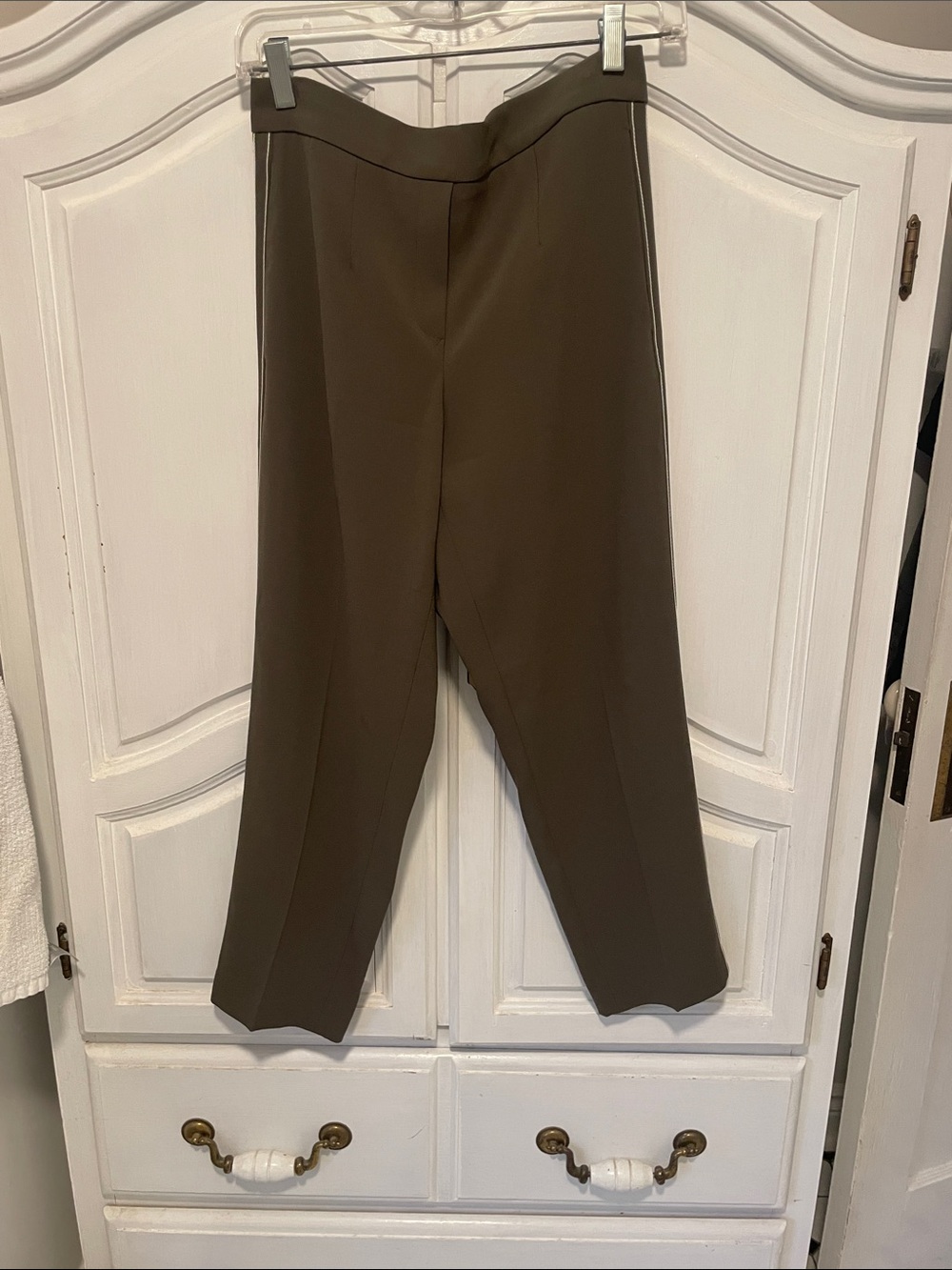 Babaton Cropped Ankle Pants in Olive Brown